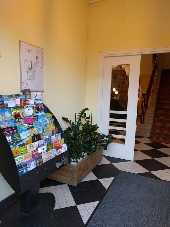 Logis La Cremaillere Hotel Montélimar Buitenkant foto